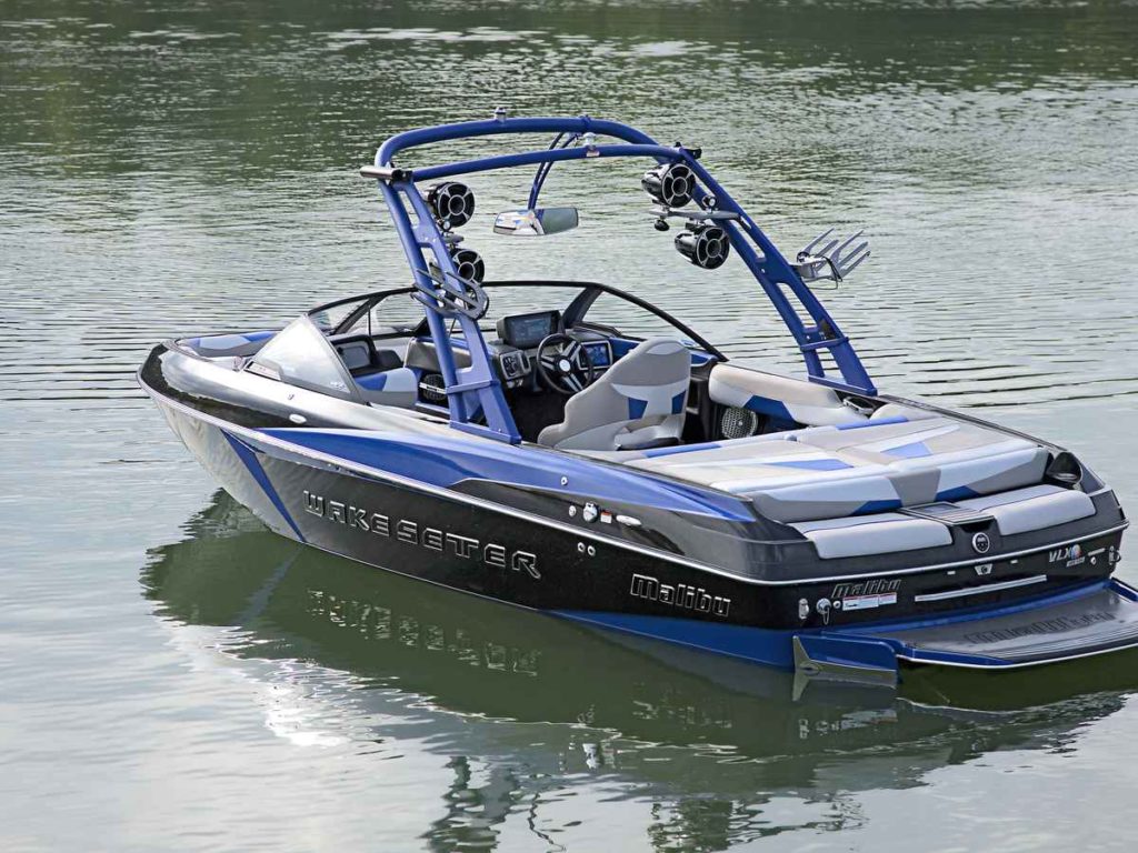 wakeboard boat