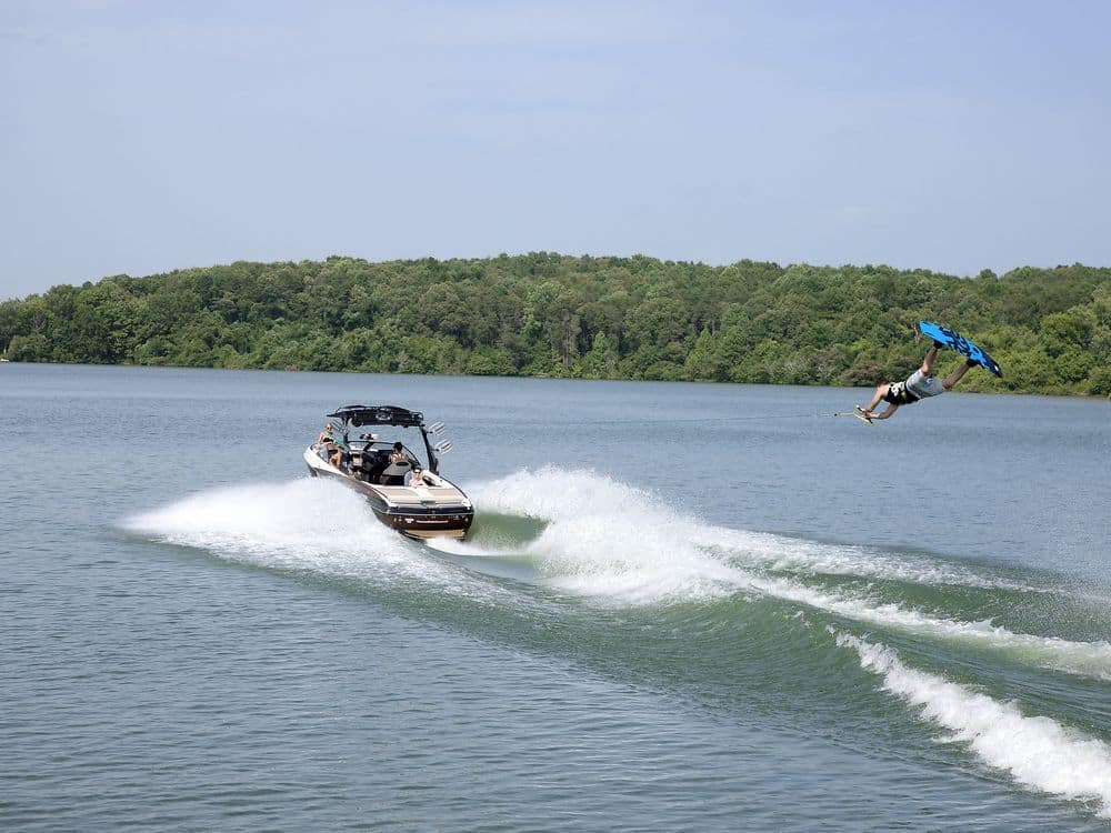 2016 Malibu Boats