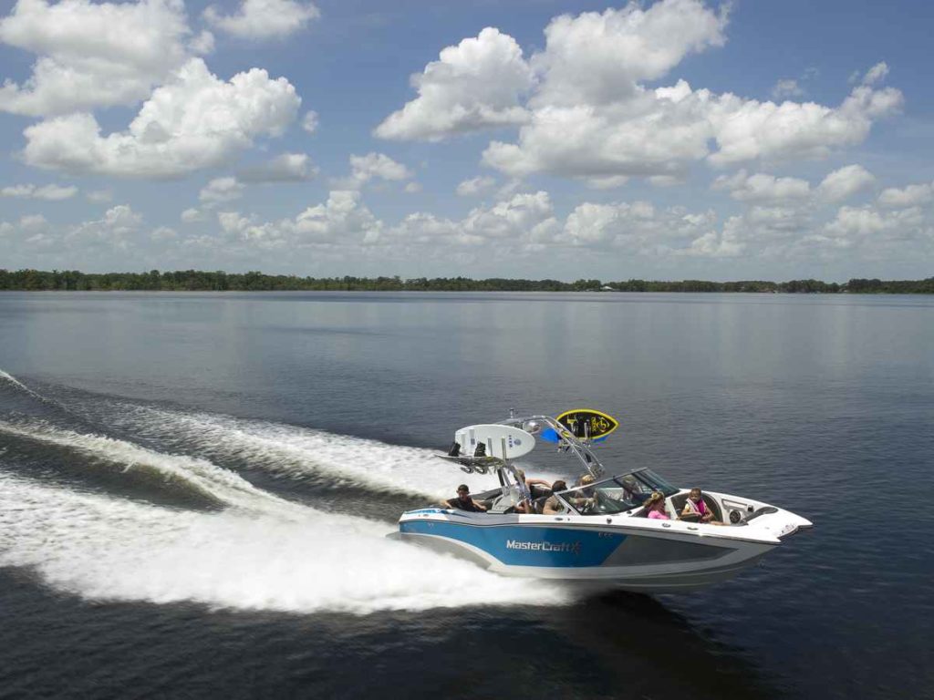 wakeboarding boat