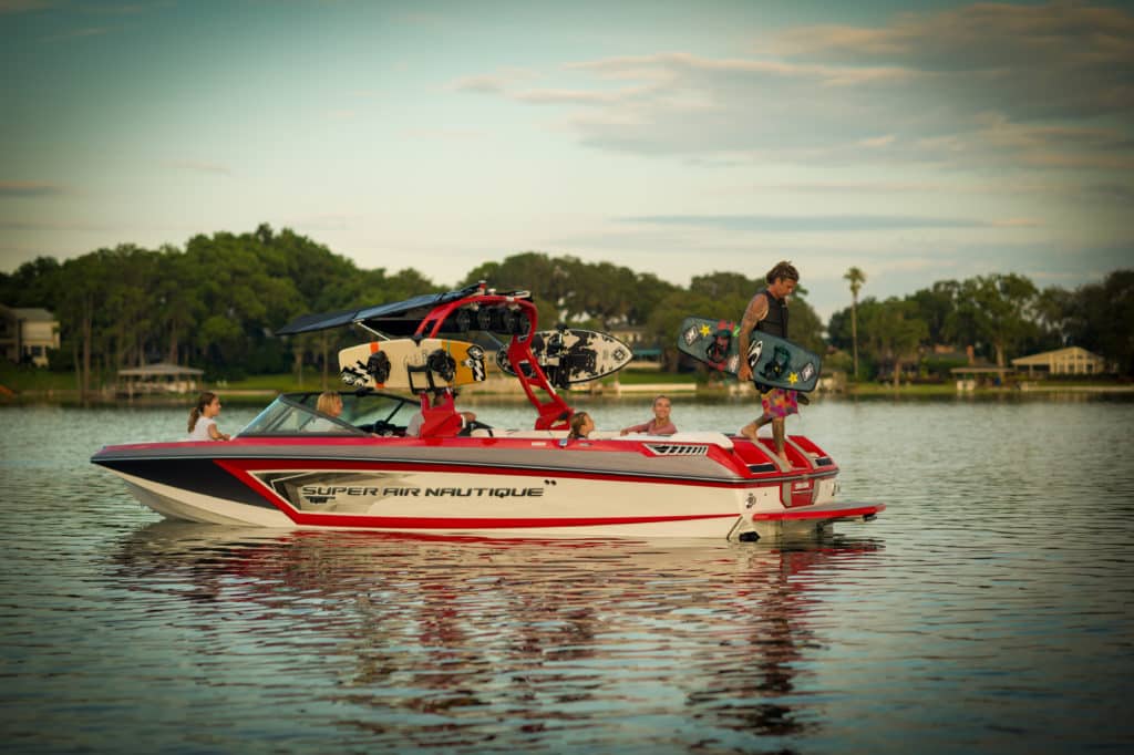 wakeboard boat