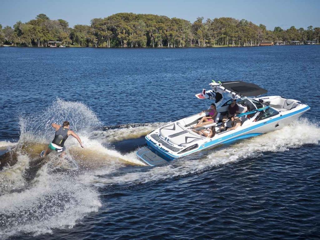 wakeboard boat