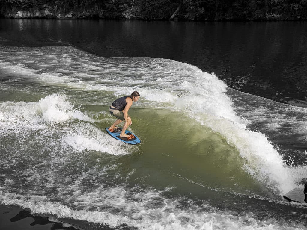 wakesurfing boat