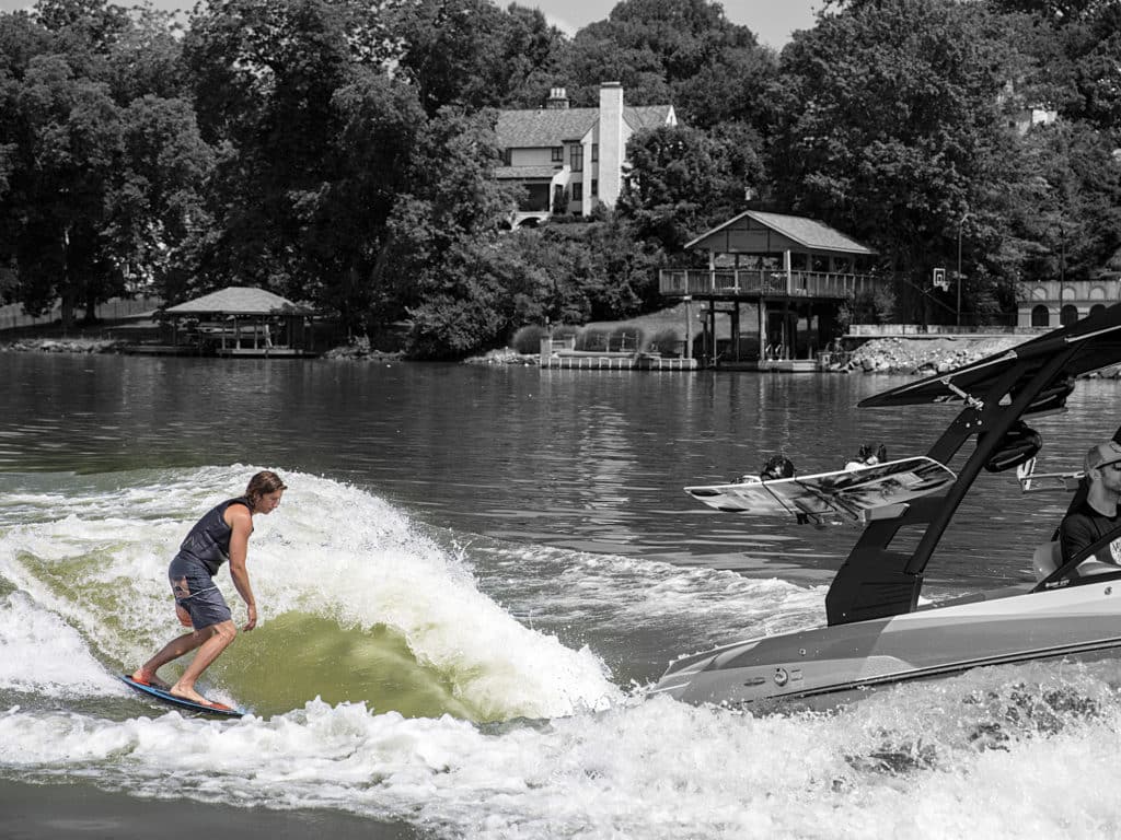 wakesurfing boat