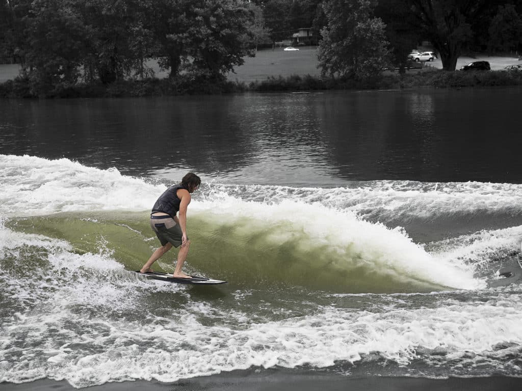 wakesurfing boat