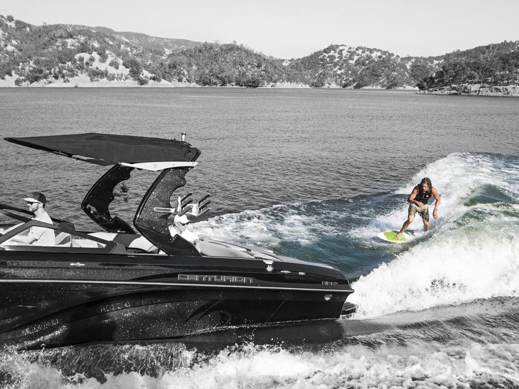 wakesurfing boat