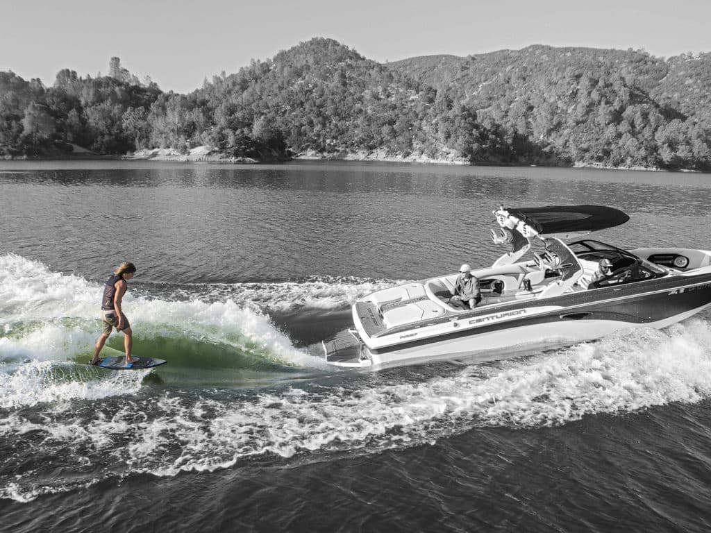 wakesurfing boat