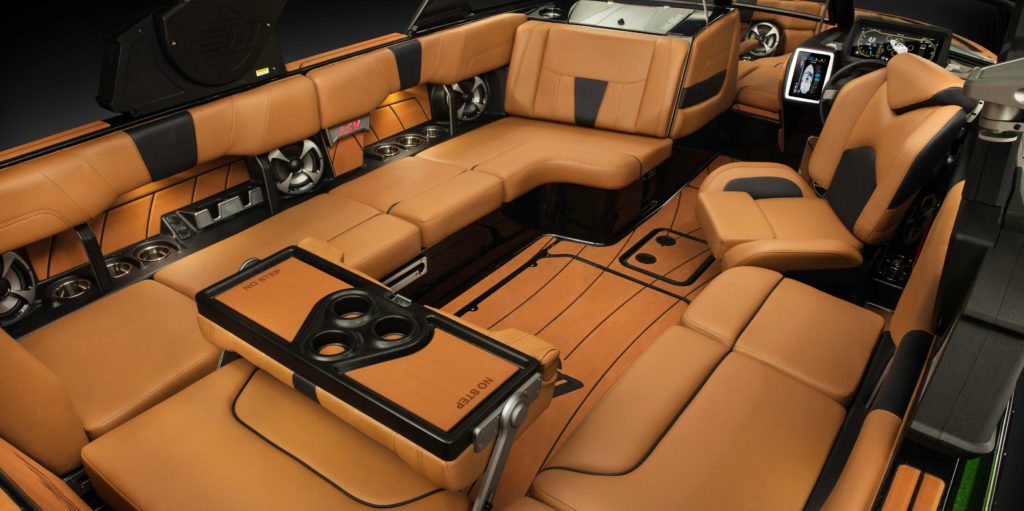 Malibu 23 LSV interior