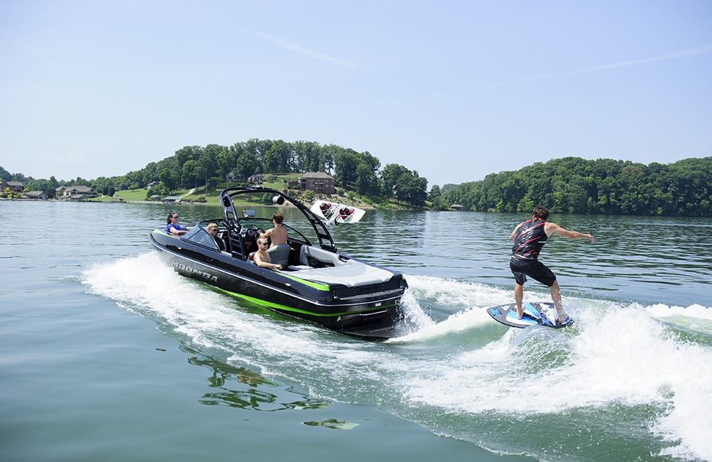 2015 Moomba Boats