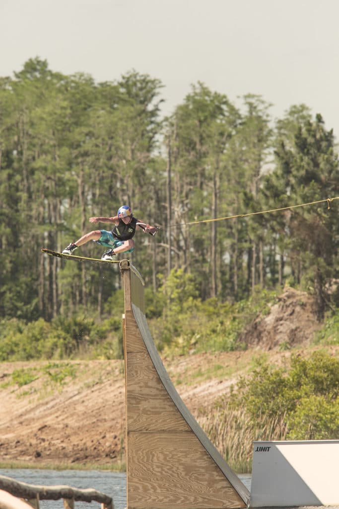 Massi Piffaretti wakeboarding