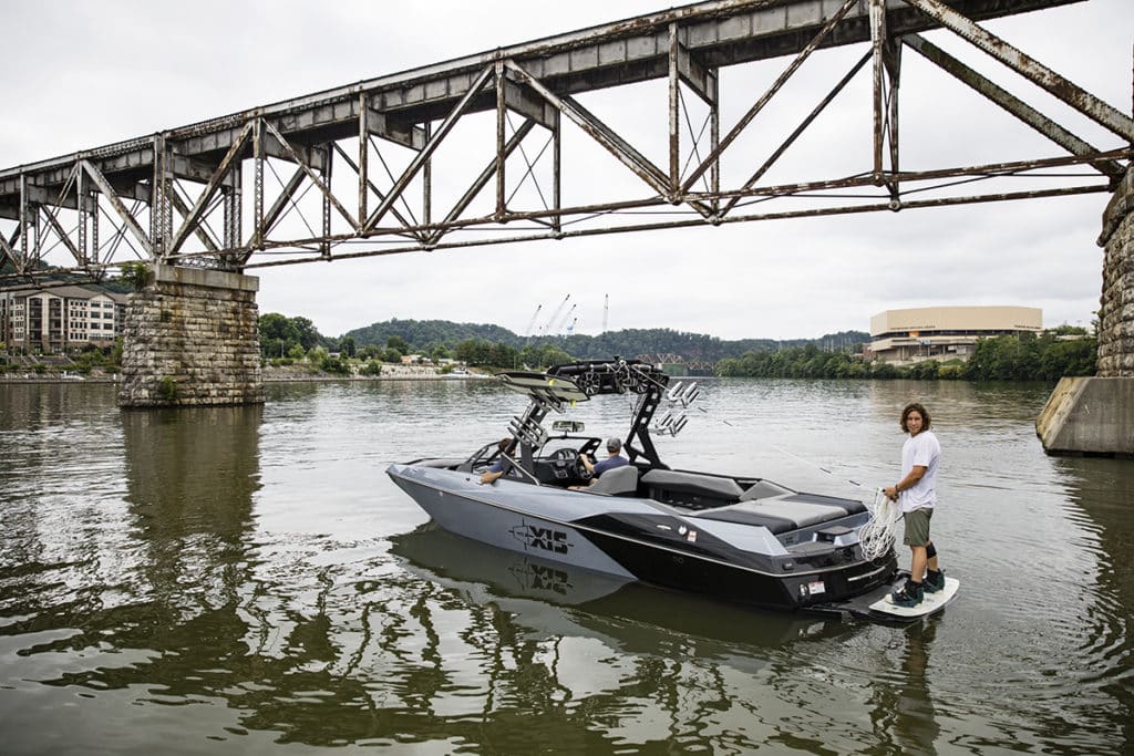 wakeboarding boats