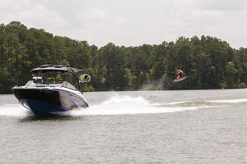 Yamaha 242X Wake Boat