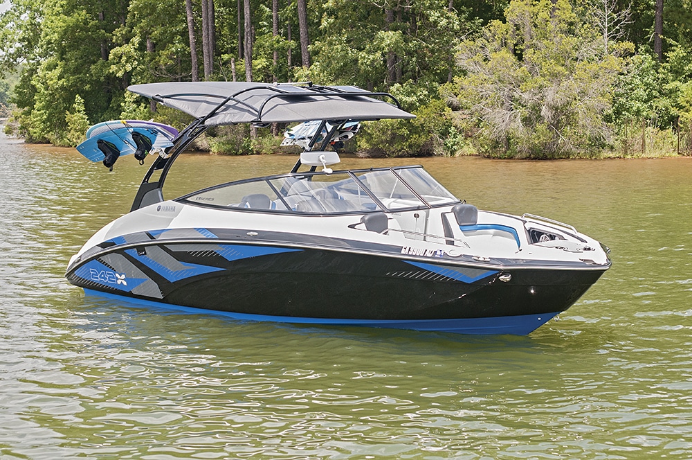 Yamaha 242X Wake Boat