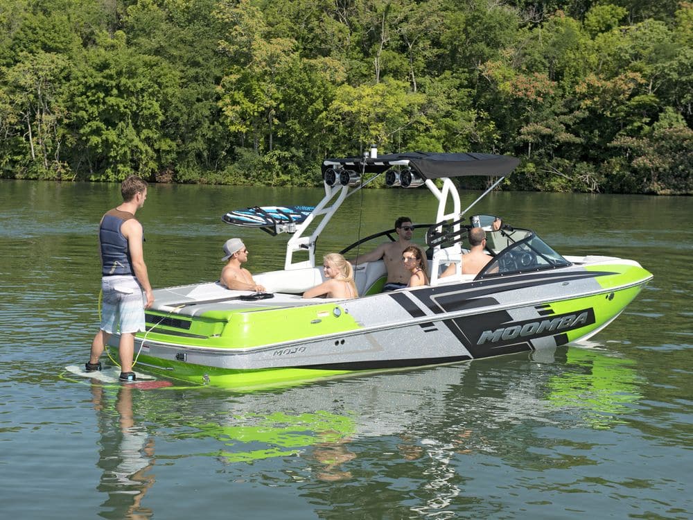 2016 Moomba Boats