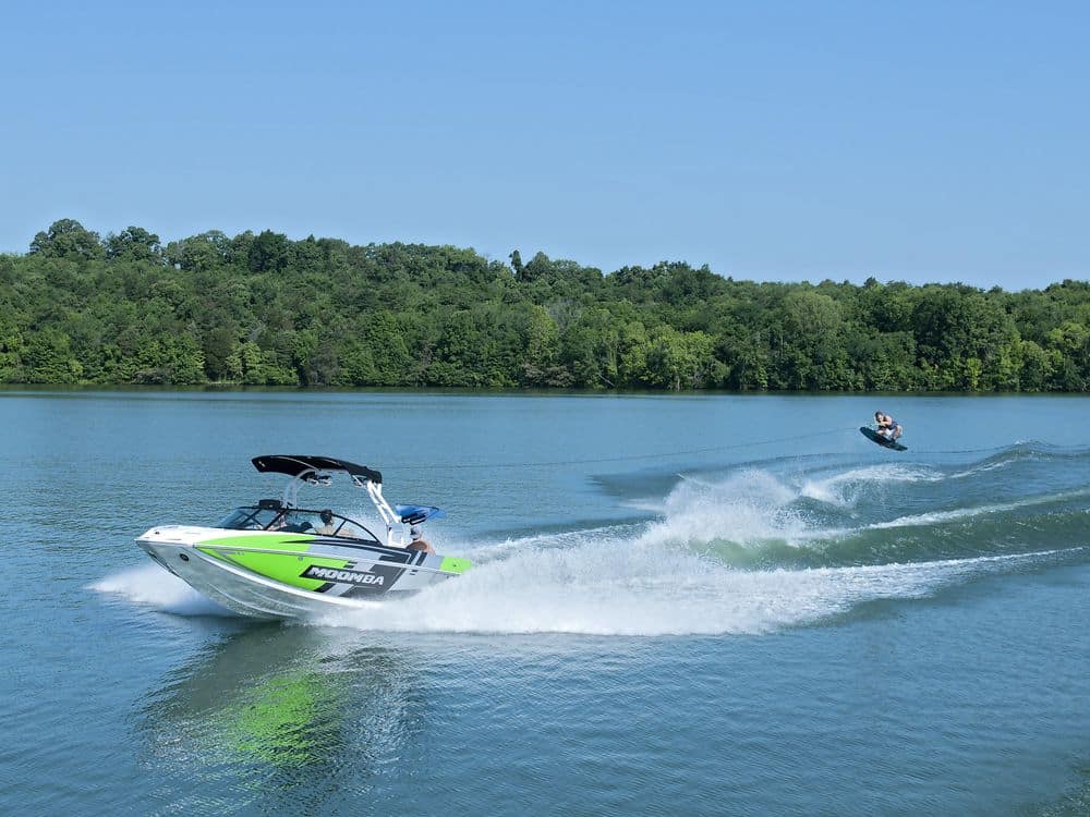 2016 Moomba Boats