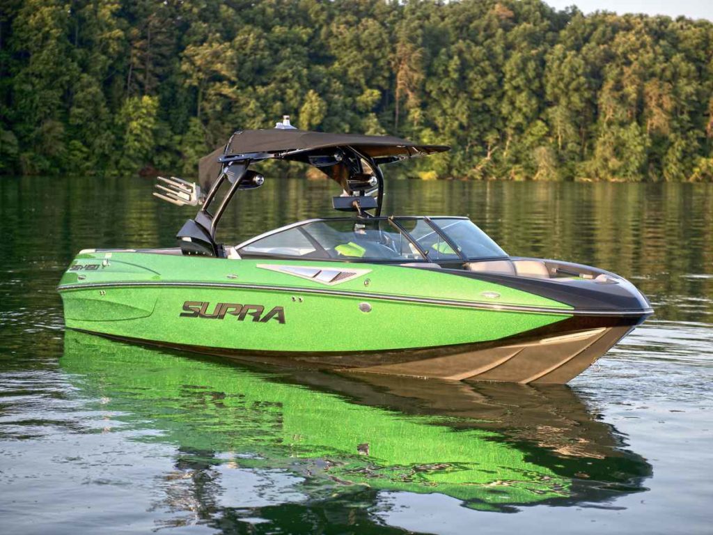 wakeboarding boat