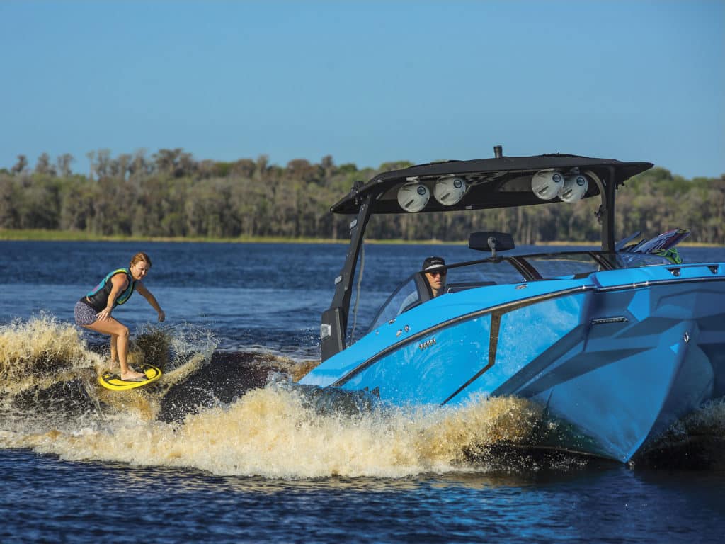 wakeboarding boat