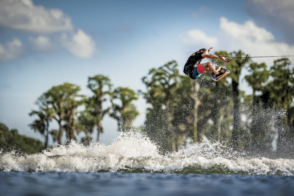 wakeskating