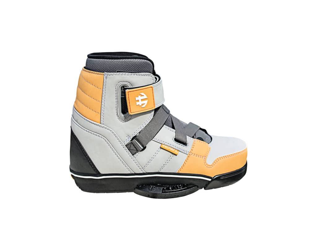 WAKEBOARDING BOOTS