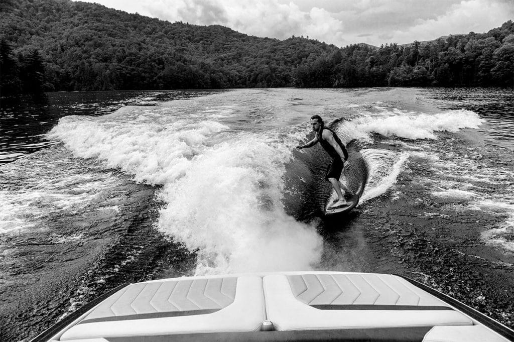 Wakesurfing Boats