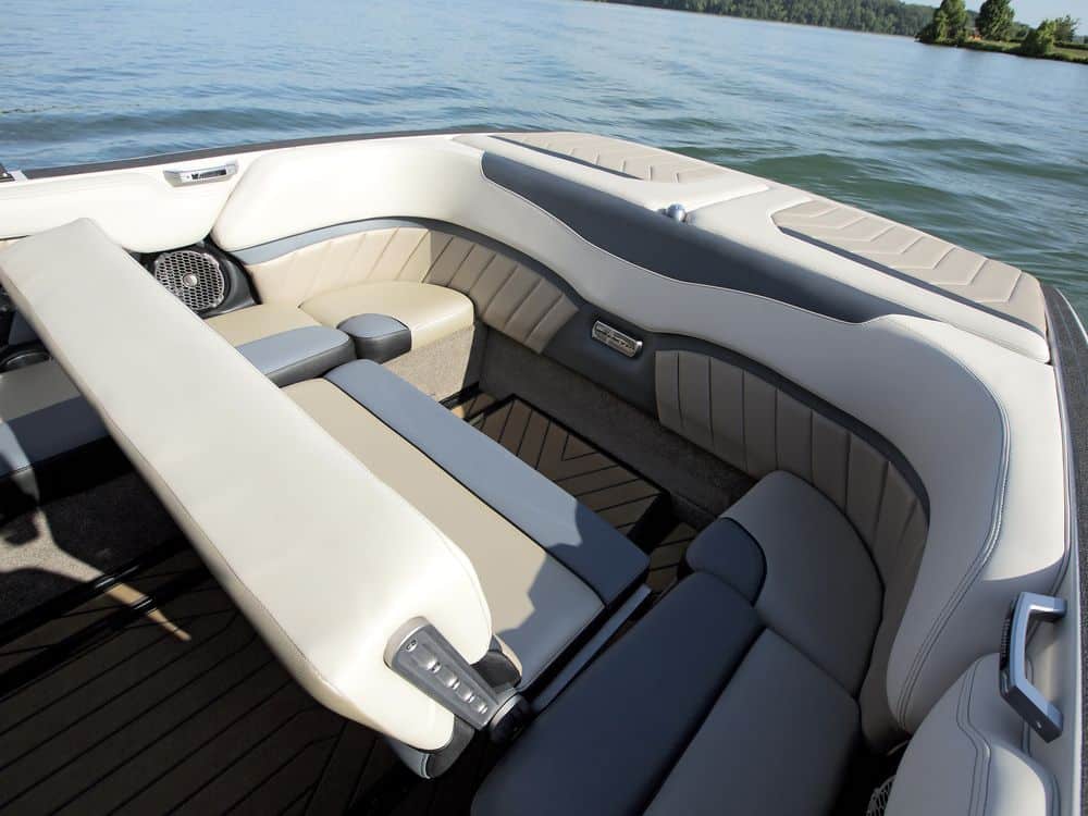 2016 Malibu Boats