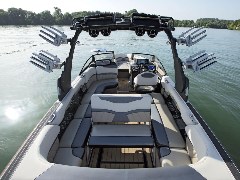 2016 Malibu Boats