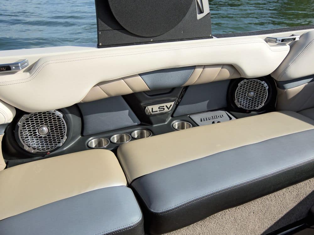 2016 Malibu Boats