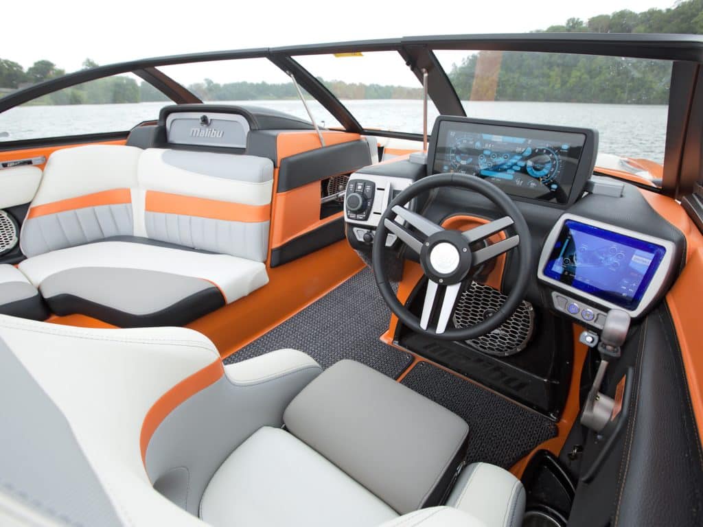 Malibu 20 MXZ helm dash