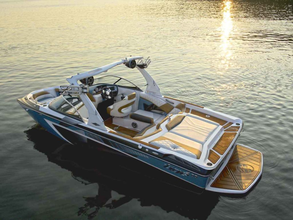 wakeboarding boat