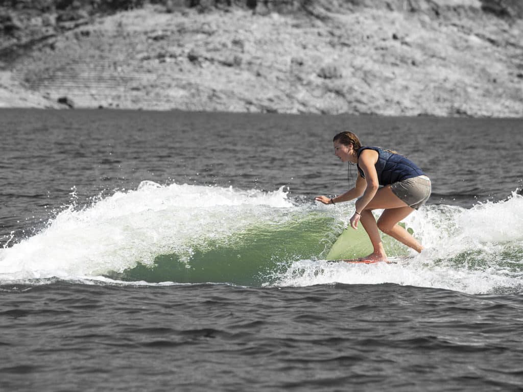 wakesurfing boat