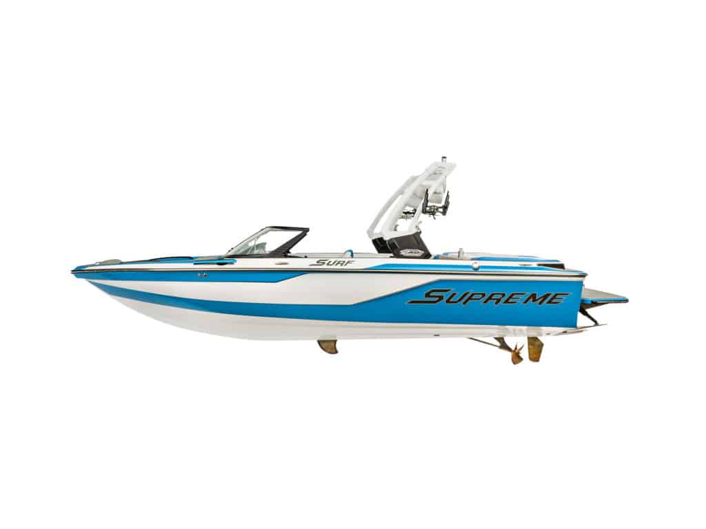 wakesurfing boat