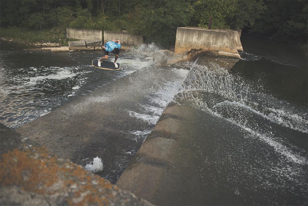 Wakeskating