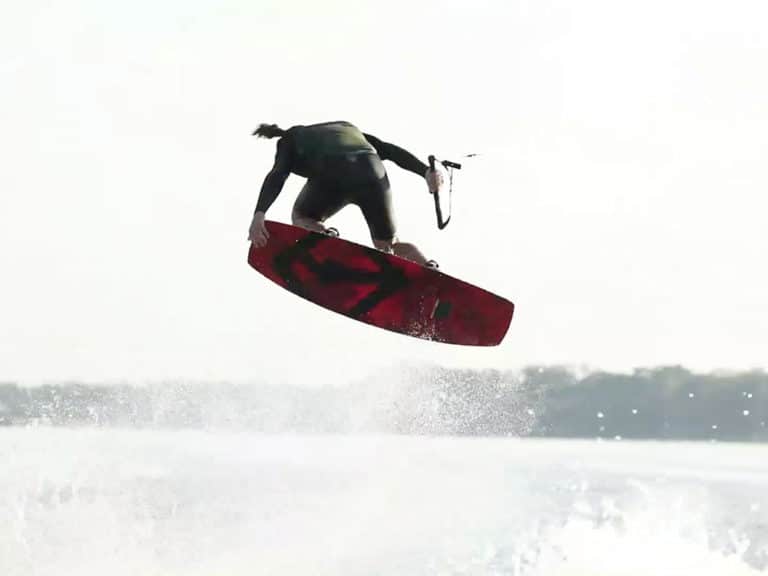 wakeboarding-trick-tony-iacconi-wrapped-backside-540