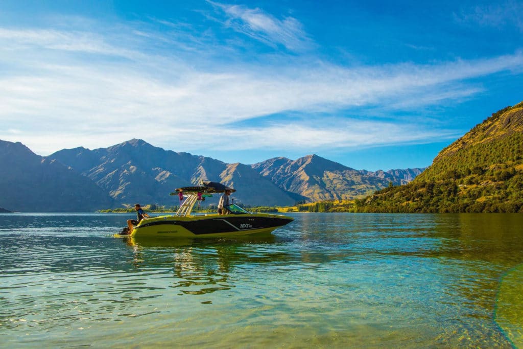 Amazingly clear waters of Lake Wanaka