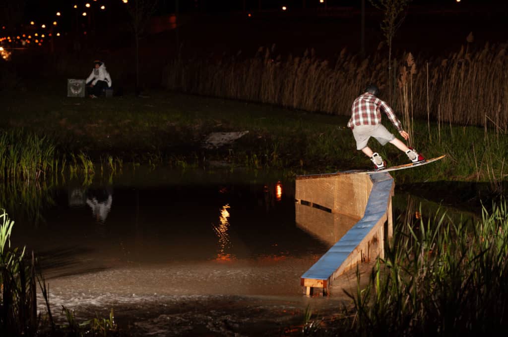 Frontside lip grind