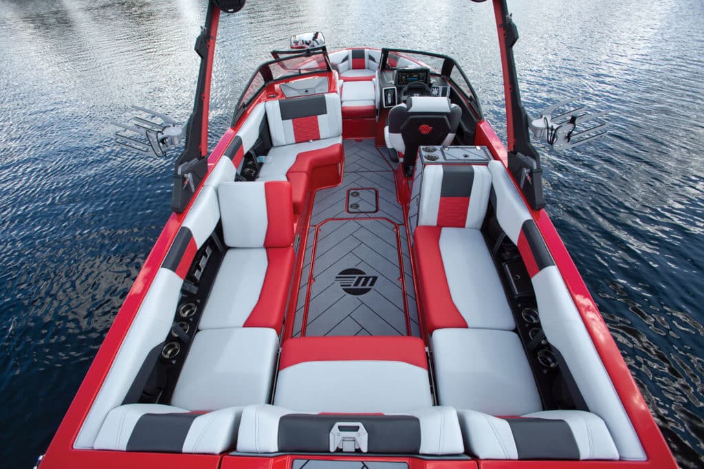 Wakesetter 25 LSV cockpit