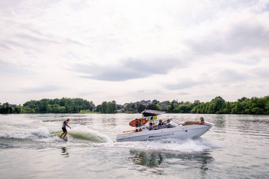 Moomba Mojo wakesurfing