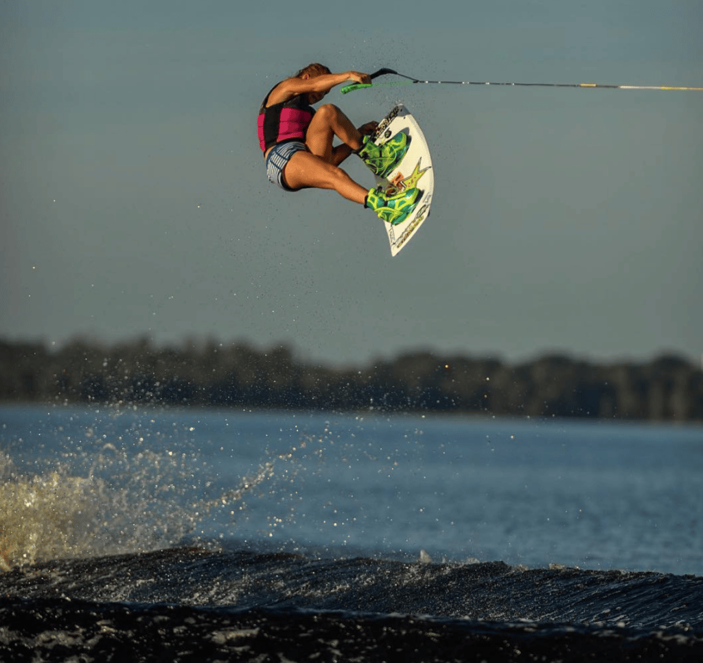 Amber Wing with big air