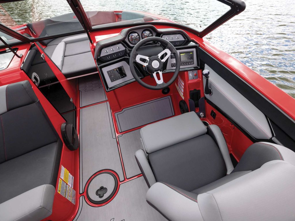 MasterCraft NXT23 helm