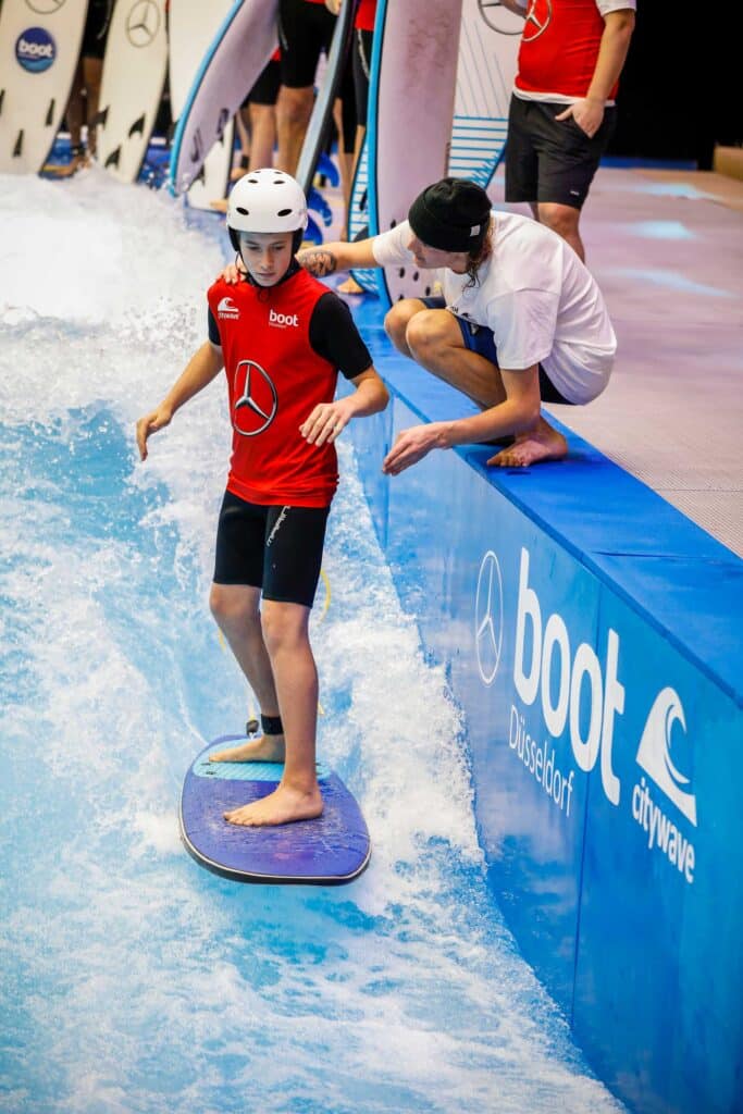 Watersports instruction at boot Dusseldorf