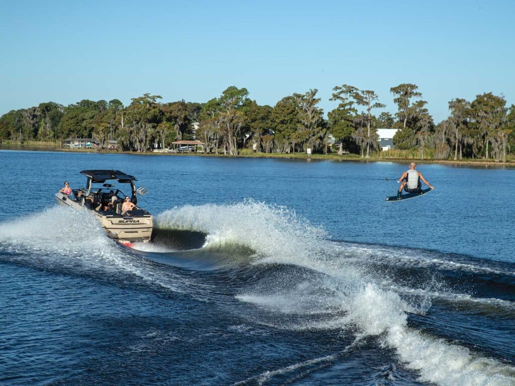 Supra SA wakeboarding