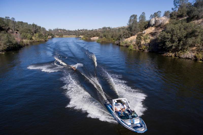 2017 Supreme Boats