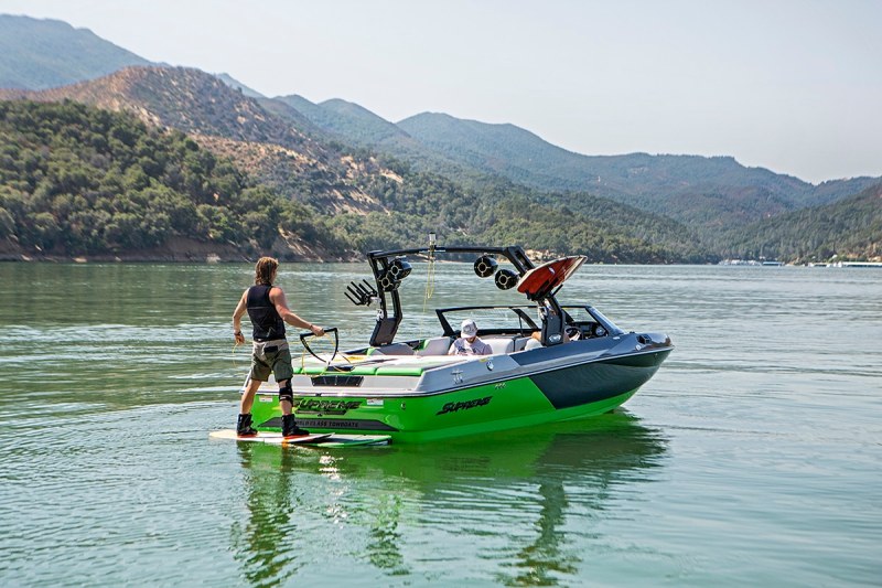 supreme boats