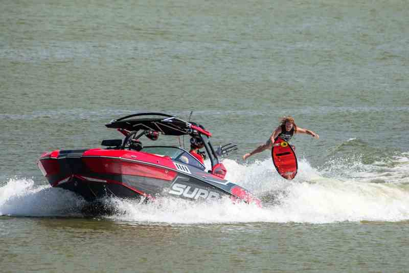 2016 PWST – Noal Flegel Noal Flegel crushed it at the 2016 Supra Boats Pro Wakesurf Tour in Fort Worth.