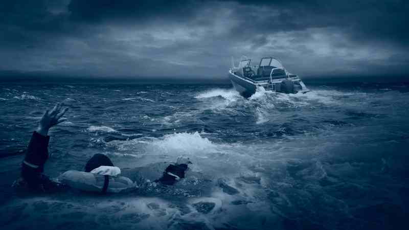 Boater falls off moving boat