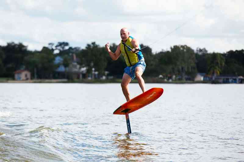 Weibel wake foiling