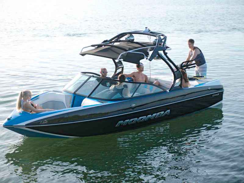 wakeboarding boat