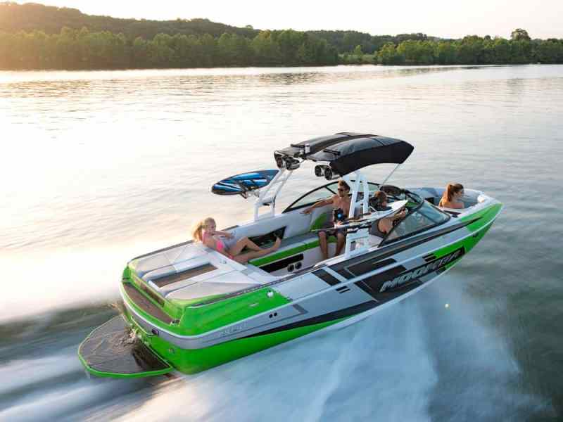 2016 Moomba Boats