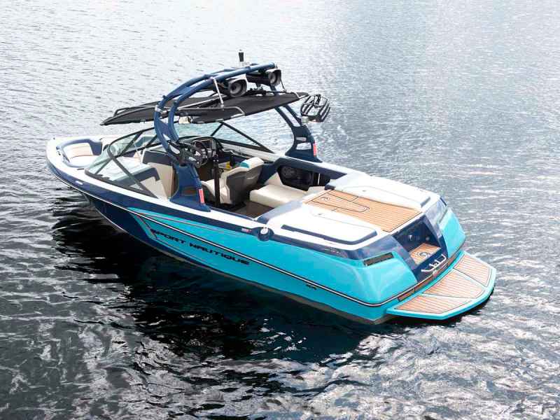 wakeboarding boat