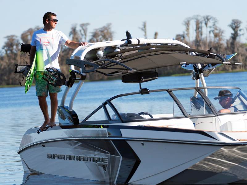 wakeboarding boat