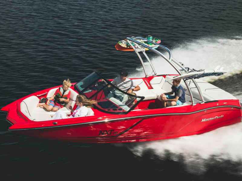 wakeboarding boats